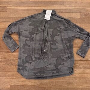 NWT Adorn by Jewelry Girl/Kindred quarter zip grey camo pullover size small
 b48